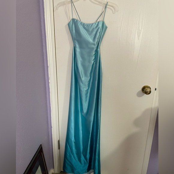 Turquoise Gown - Picture 3 of 4